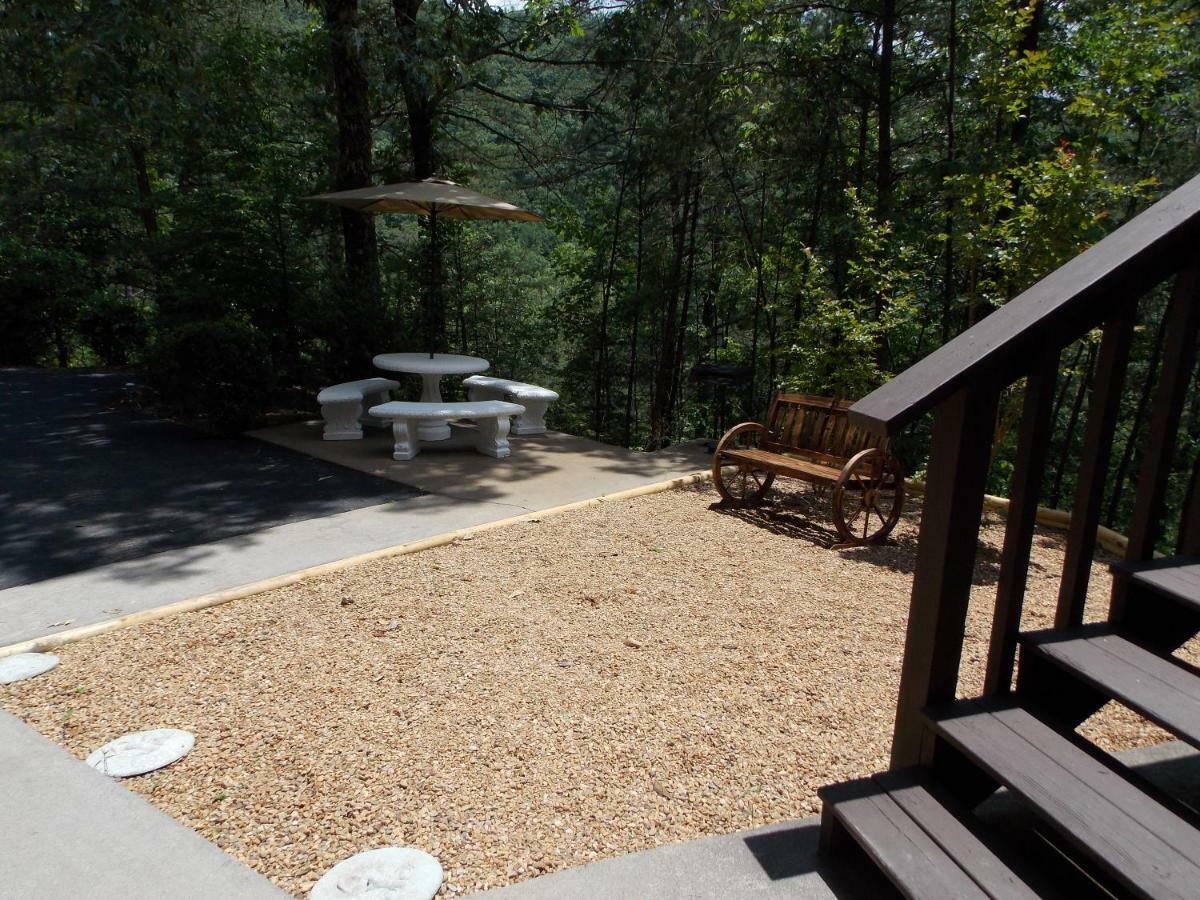 Hillbilly Hilton Chalet Villa Pigeon Forge Exterior photo